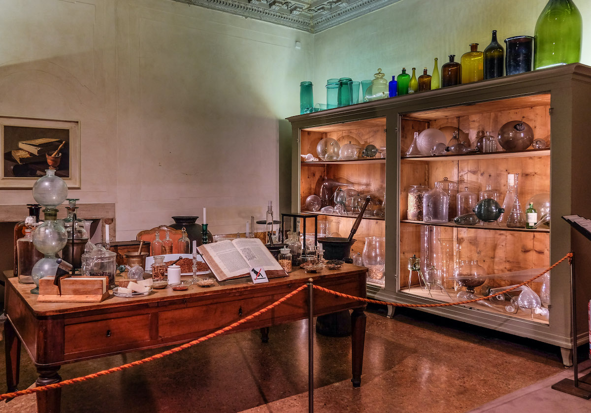 Es-senze al Museo di Palazzo Mocenigo a Venezia — Veneto Secrets